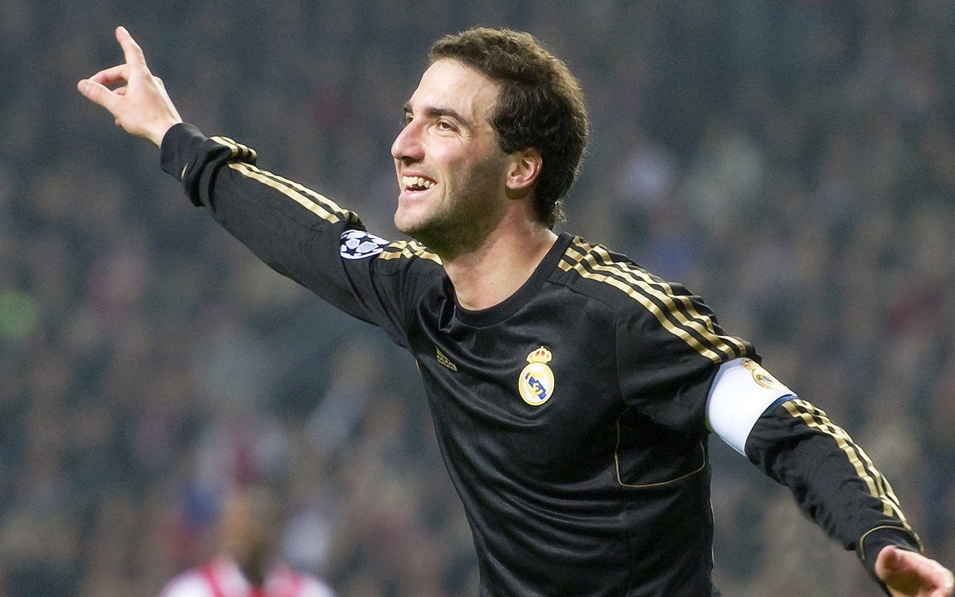 广州富力力克山东鲁能，中超榜首震撼，广州富力主力阵容